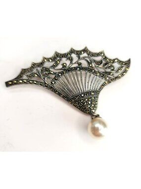 Sterling Silver Marcasite Fan Brooch Corsage Pin Pearl Dangle Deco Beauty Ct551
